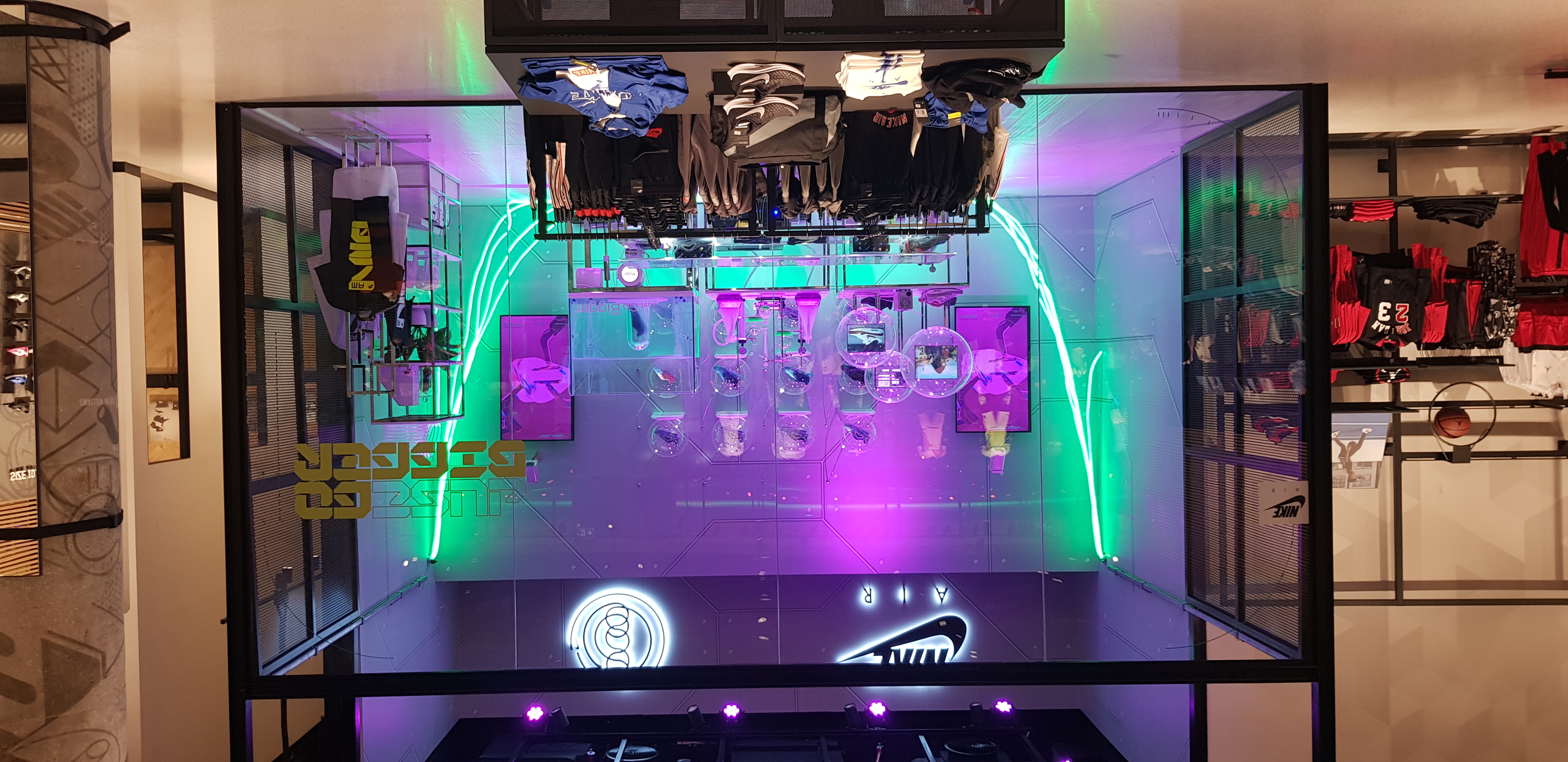 Retail space setup